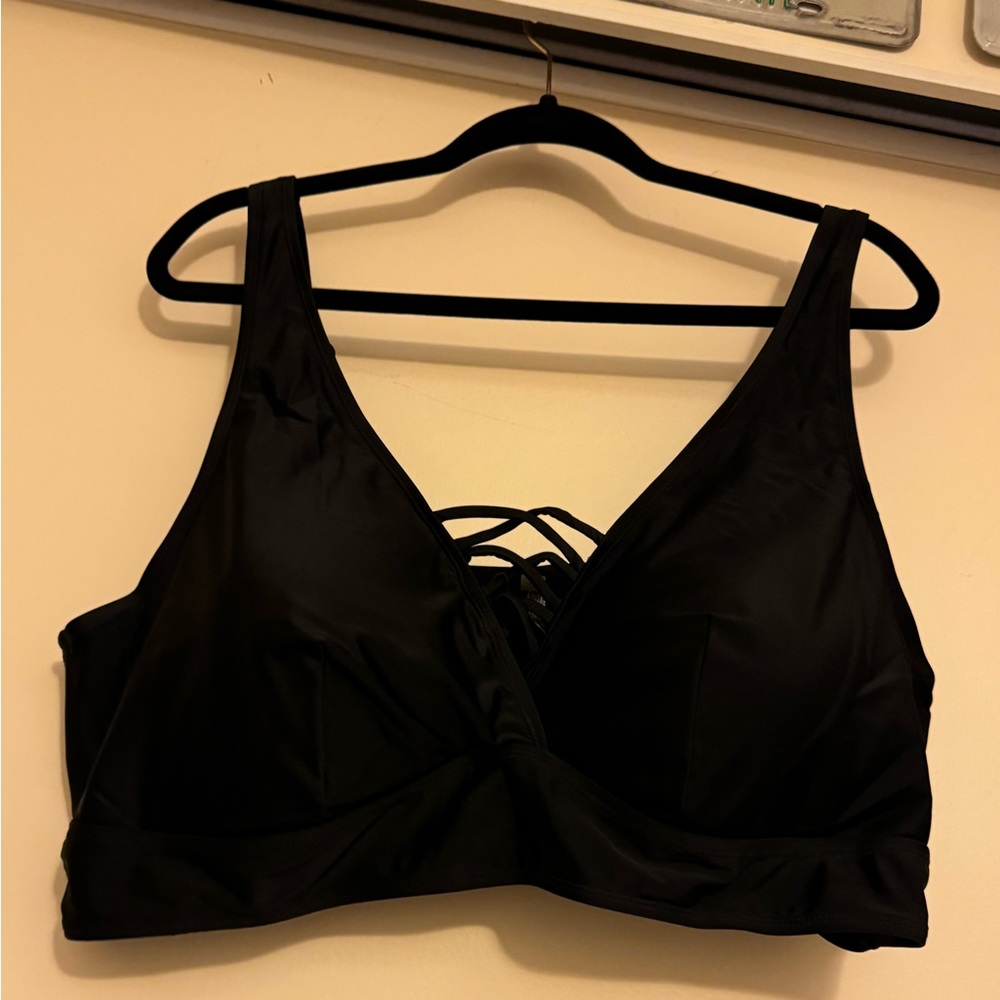 EUC Torrid size 4 bikini swim top